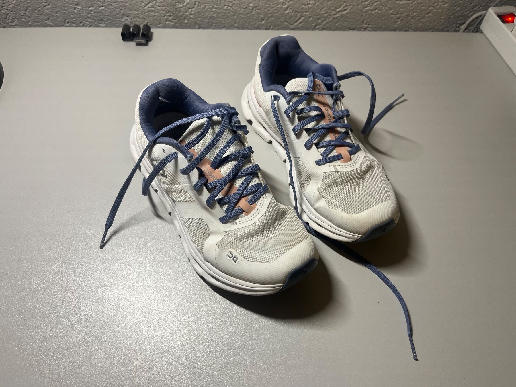 On Scarpe da donna: ON CLOUDRUNNER LAUFSCHUHE EU 38,5 – Usato da Richterswil venduto da learn80