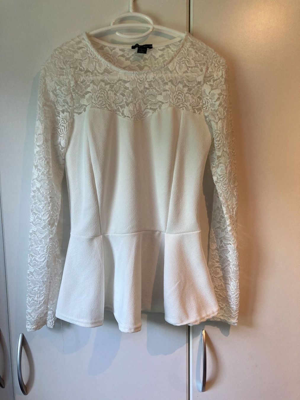 T-Shirts: Süsses weisses Spitzenshirt Gr. S – Gebraucht aus Thun von Vans_98