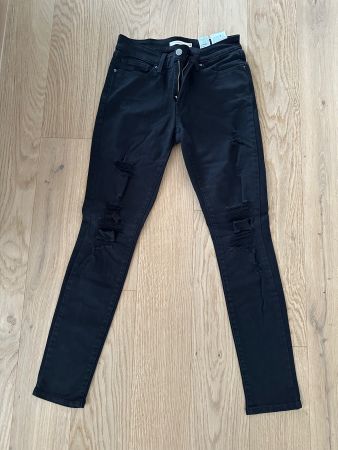 Levi's 711 Skinny Jeans Schwarz Grösse 28 mit Rissen
