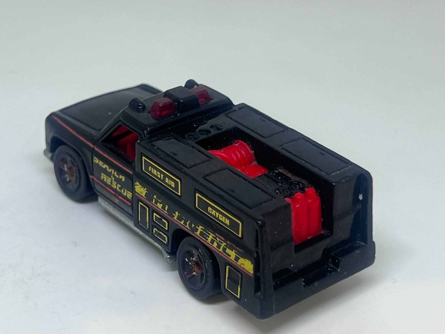 Hot Wheels Modellini d'auto: Hot Wheels HW Rapid Responder #416 – Usato da Wildegg venduto da LaaBoutique 2