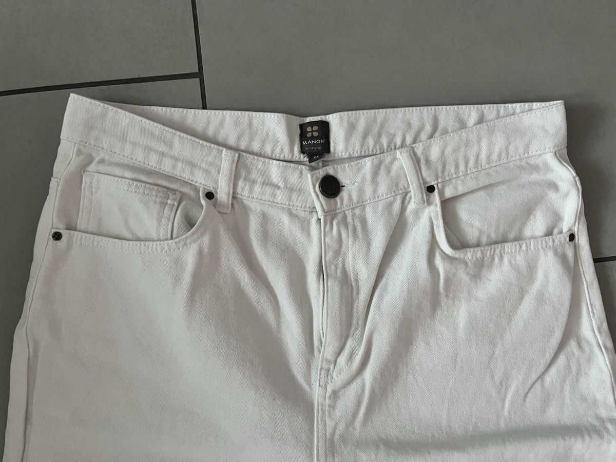Manor Jeans: Perfekte Jeans - Basic-Allrounder – Usato da Zürich venduto da Lelillemore 1
