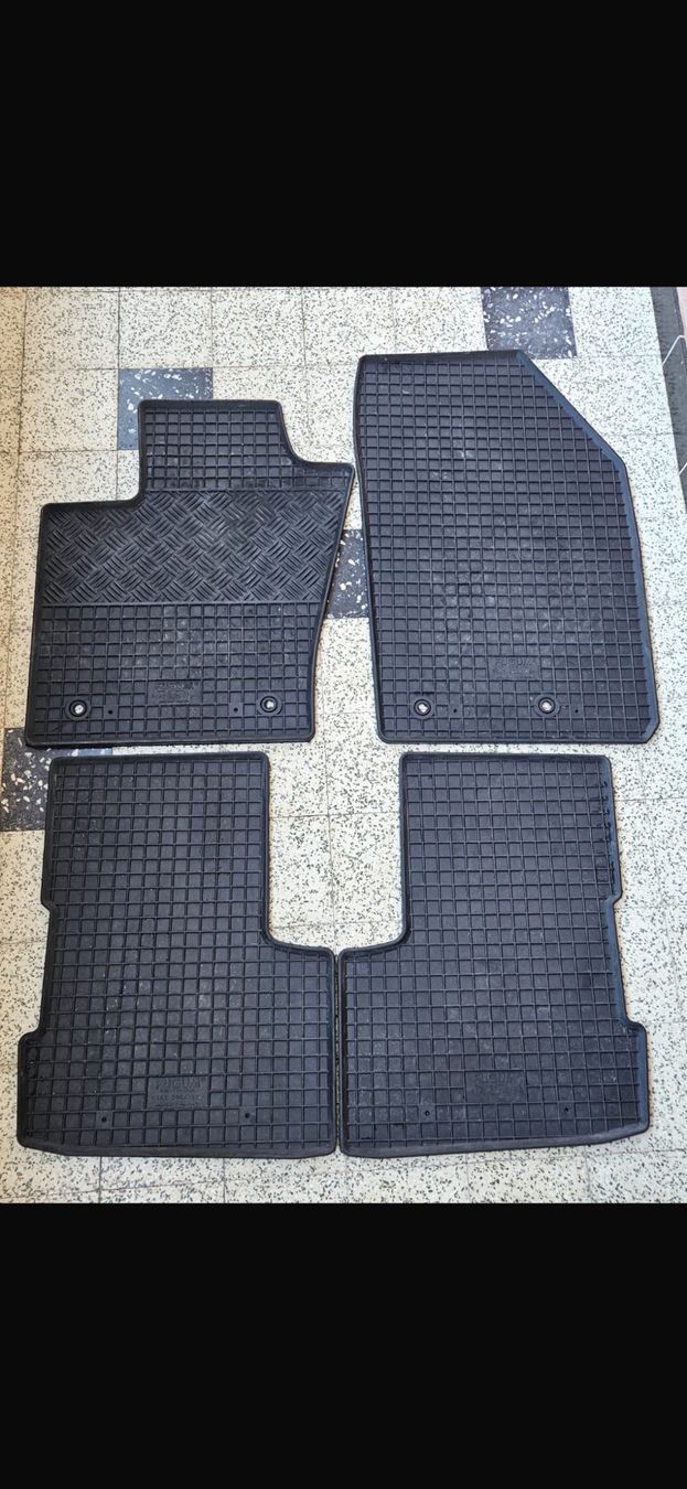 Fiat Teppiche / Matten: Fiat 500 X Original Bodenteppiche, diverses... – Gebraucht aus Thun von Eugen 1