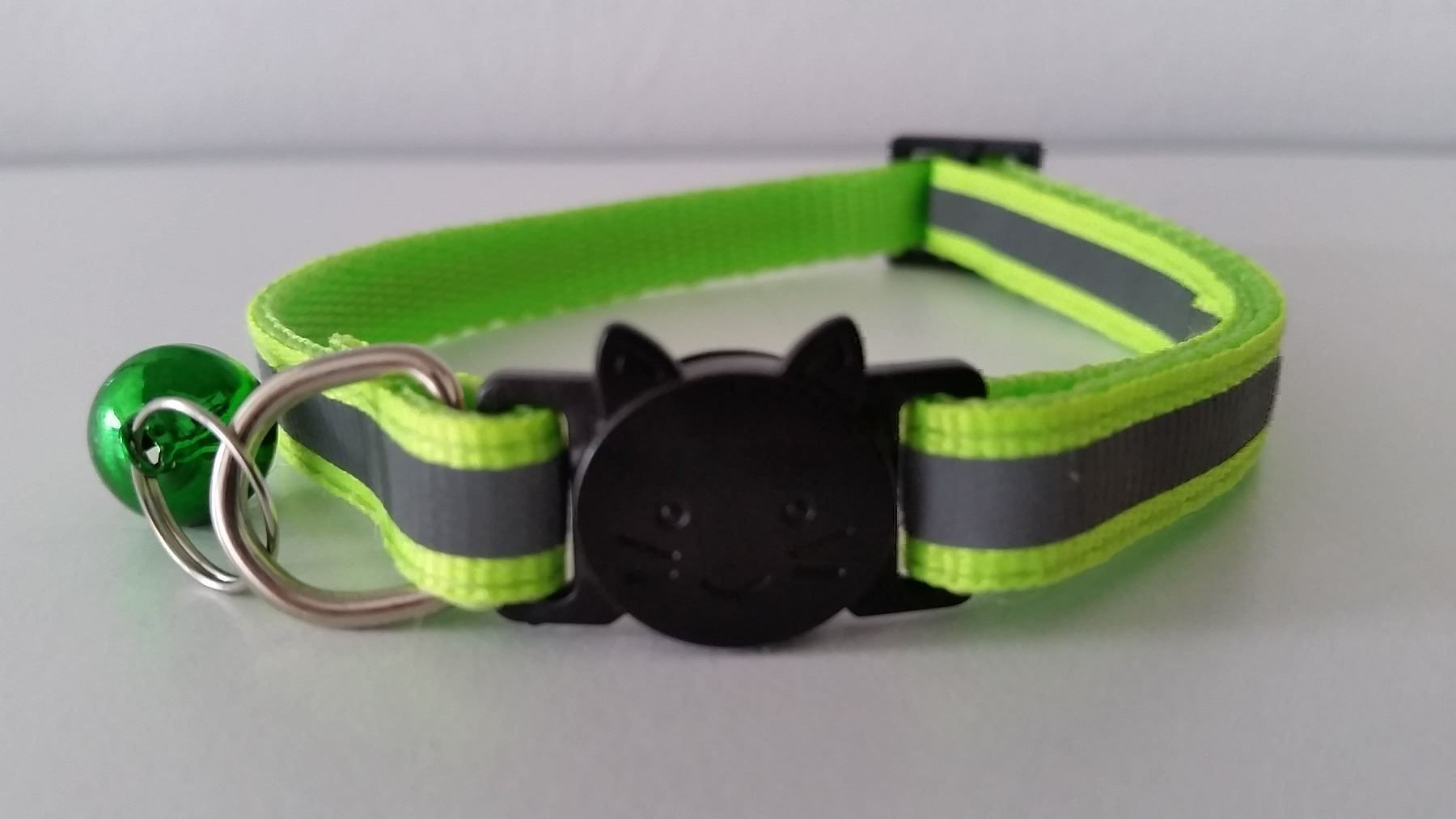 Leine & Halsband: Katzenhalsband reflektierend lime mit Sicherheitsverschluss – Neu und originalverpackt aus Rüegsauschachen von W4PAW