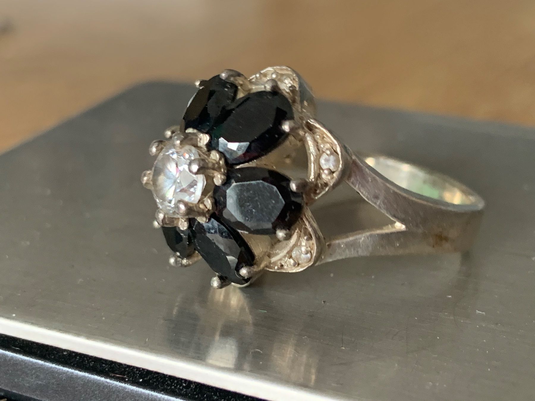 Ringe: Silberring Blume schwarzes Glas (63/20) – Gebraucht aus Laufen von Bellebellezza 4