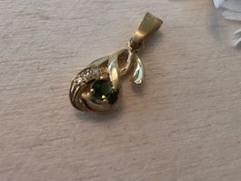 schlichter 18Kt. GG Anhänger mit Turmalin u. Diamanten