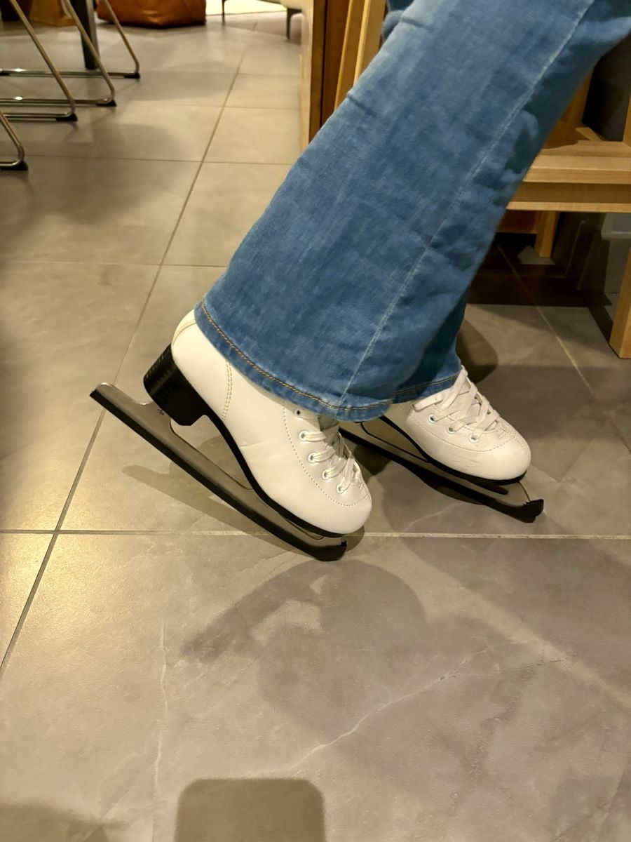 Pattini da ghiaccio: Patins à glace – Usato da GENEVE venduto da W-__-2000