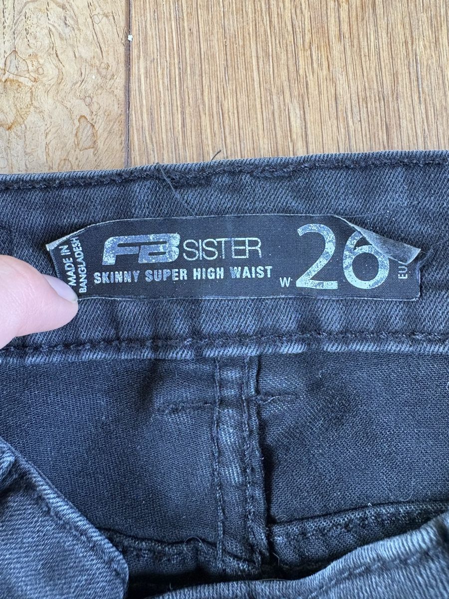 Jeans: Skinny Jeans in Grösse 26 – Gebraucht aus Frauenfeld von lin_77m9 5