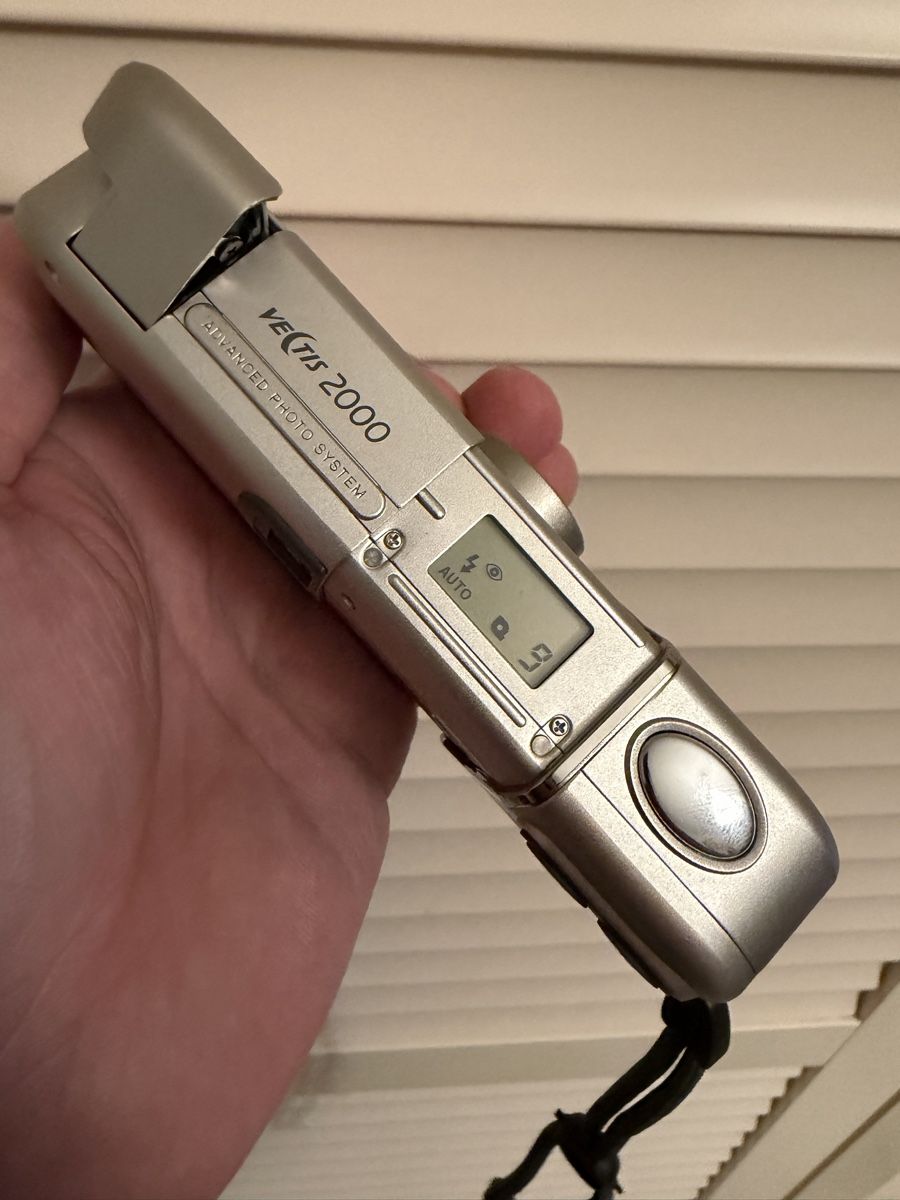 Minolta Fotocamera: Minolta Vectis 2000 Analog Kamera mit Tasche – Usato da Niederbipp venduto da yar_tf6f 3