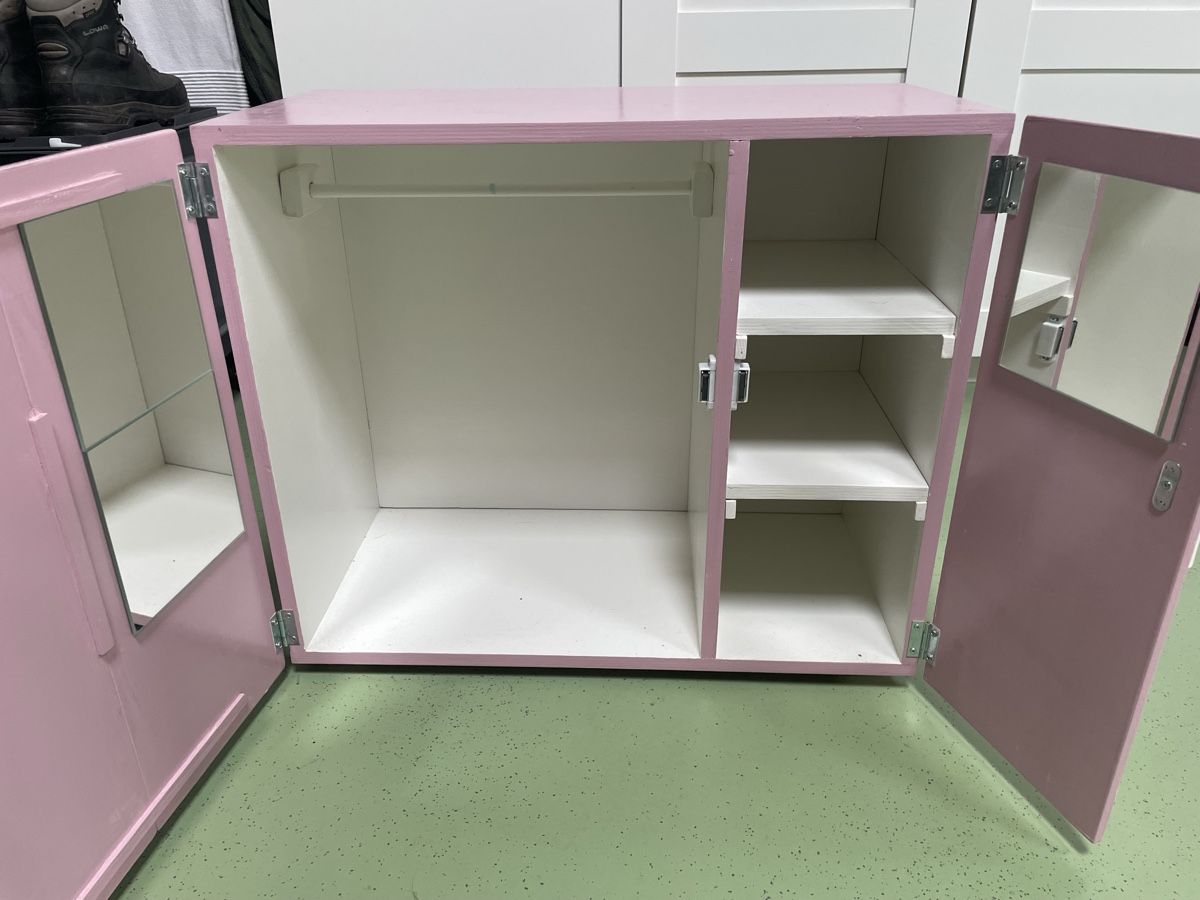 Spielzeuge: Puppenschrank – Gebraucht aus Recherswil von jafa74 1