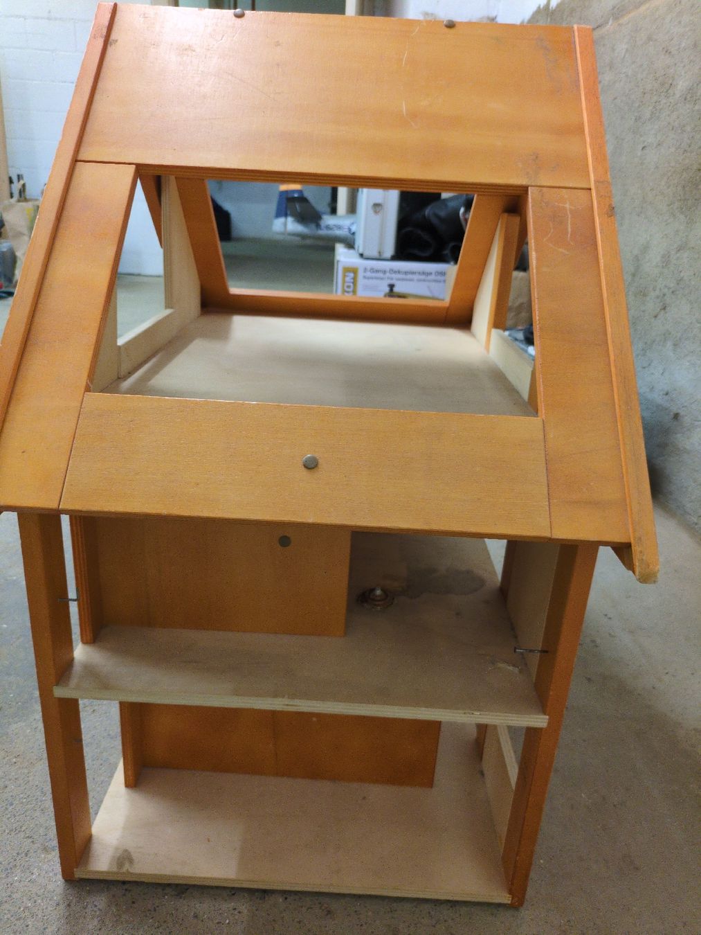 Case e mobili per bambole: Puppenhaus mit diversen kleinteile – Difettoso da Wettingen venduto da Jones360 2