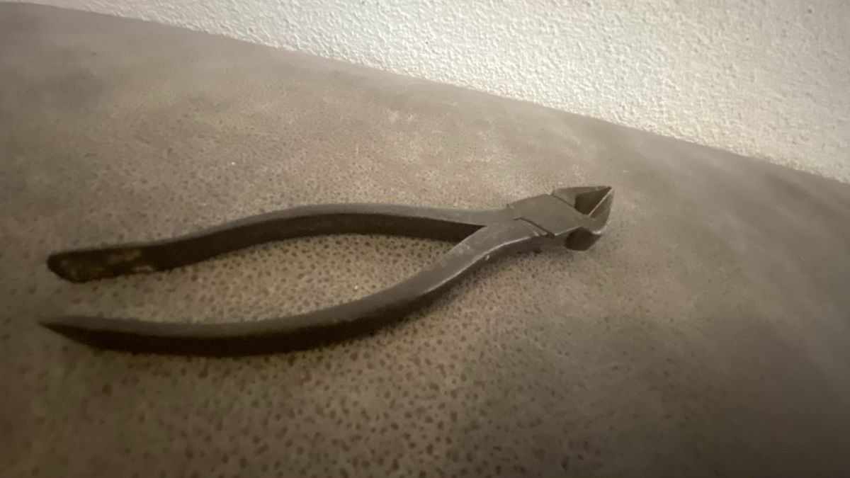 Tutti gli attrezzi: Alte Kneifzange/Zange Ducommun – Usato da Zürich venduto da Timi80 5
