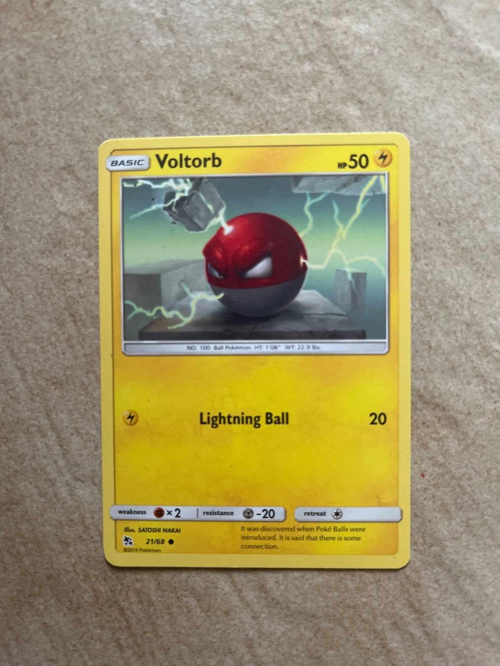 Pokémon Carte collezionabili: Carte Pokemon Voltorb - Hidden Fates - IT – Usato da Vernayaz venduto da Darkfrost