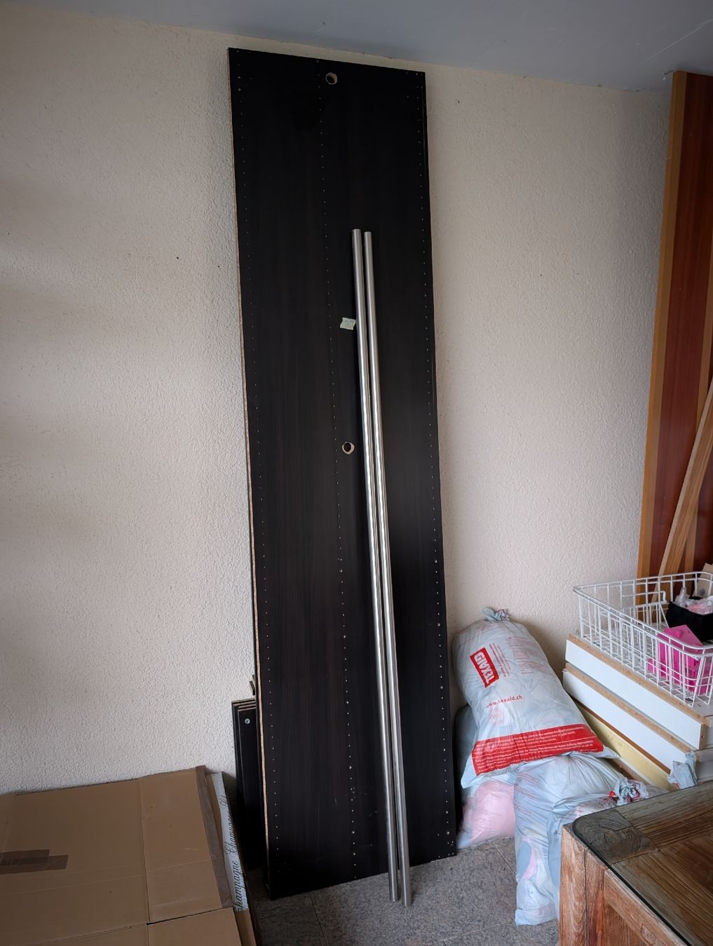 Ikea Armadi: PAX schwarz IKEA, 2x Kopus plus Kleiderstangen – Usato da Meilen venduto da Oswald2013