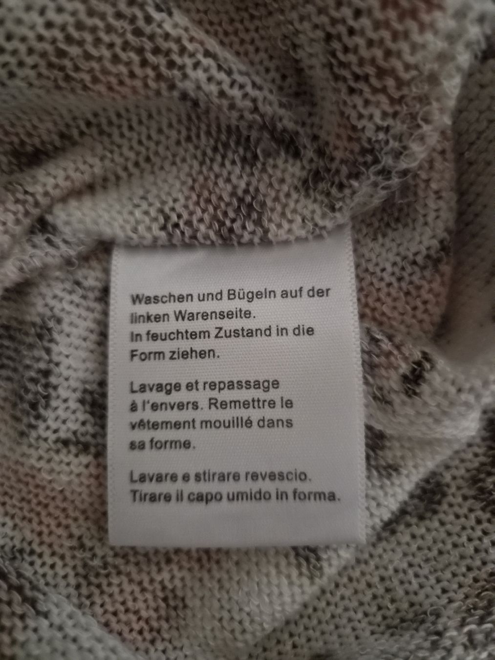 Pullover & Sweatshirts: Chicoree Oberteil floral Grösse M, gestrickt – Gebraucht aus Mumpf von Fabis_Shop 5