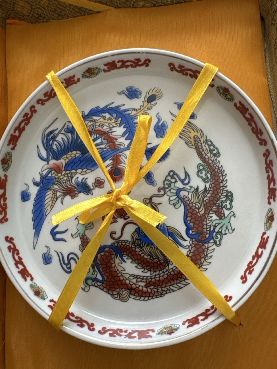 Set di piatti: Seltener Asiatischer Tee Set mit Drachenmuster – Nuovo e nell'imballaggio originale da Bellinzona venduto da LuganoBoutique 2