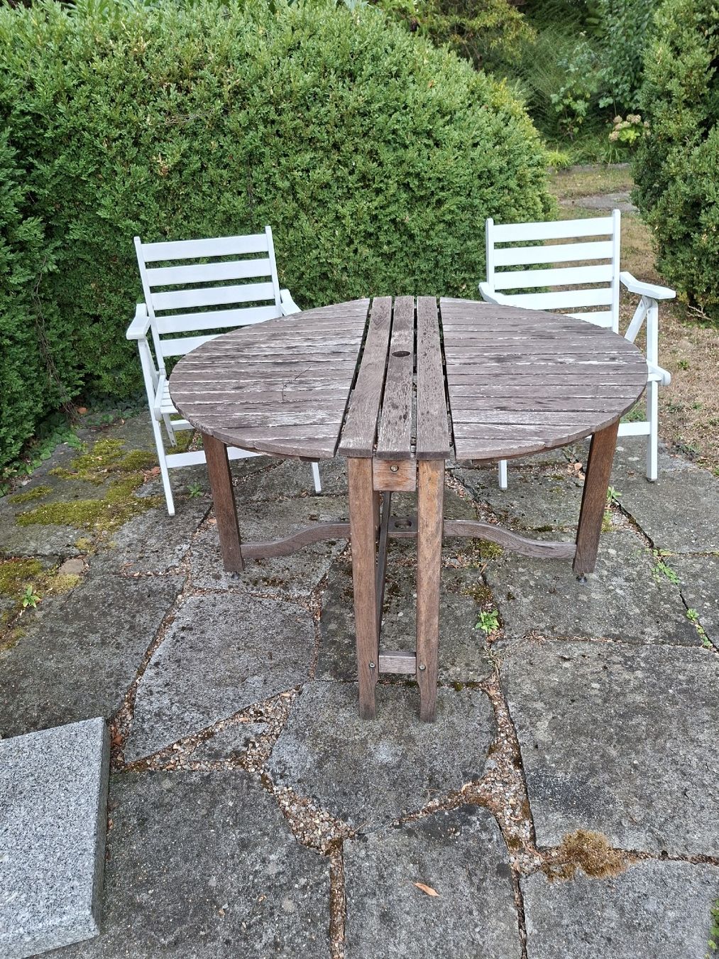 Articoli in legno: Holzgartentisch, rund 116 cm, klappbar – Usato da Rüschlikon venduto da Kibuz03 1