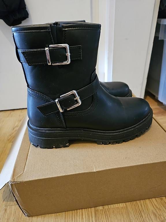 Damenschuhe: Damenstiefeln – Gebraucht aus Wabern von giu_8fc6 1