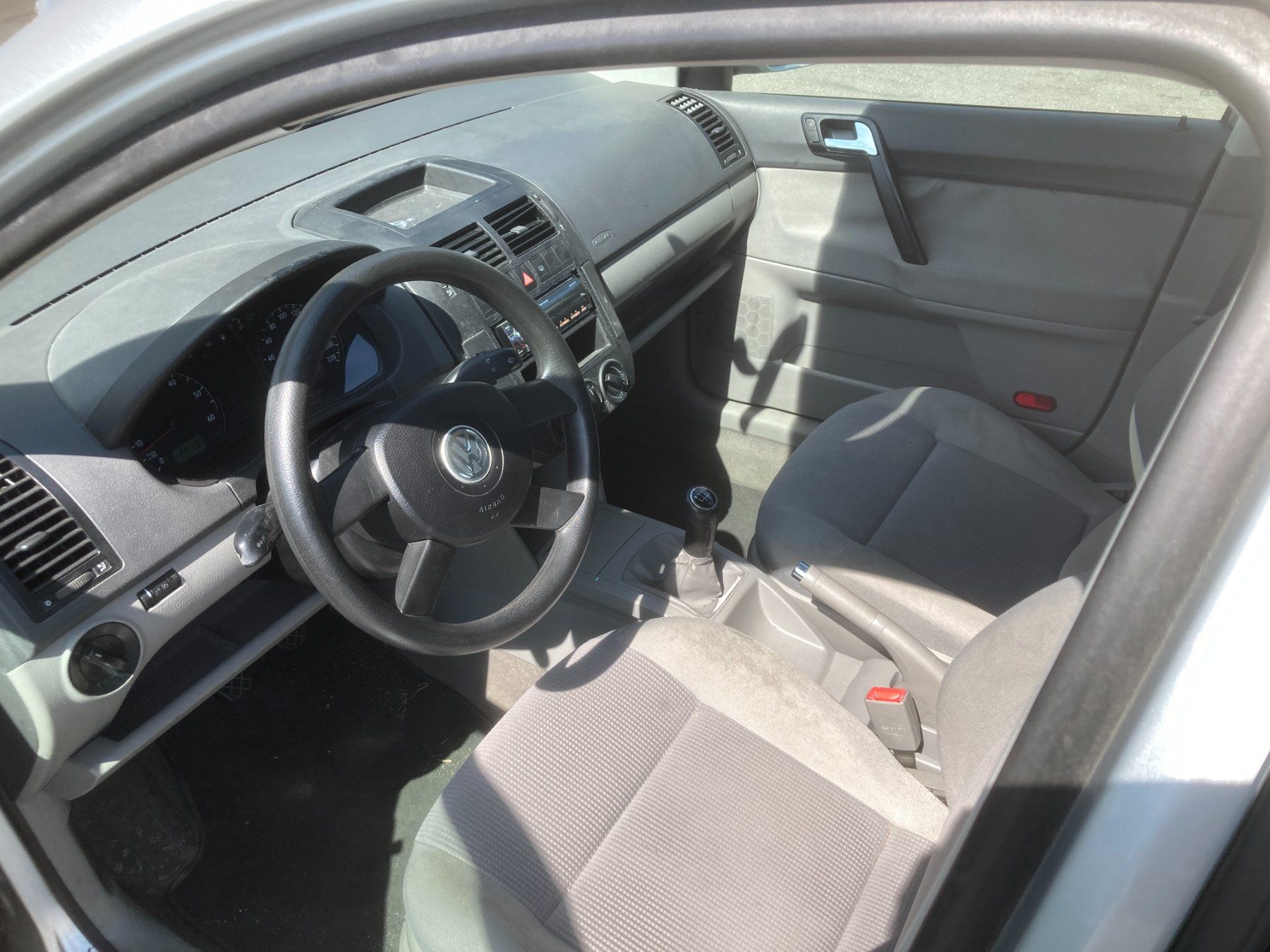 VW Automobili: VW Polo 1.2 für Export oder Bastler – Usato da Cham venduto da WB2223 7