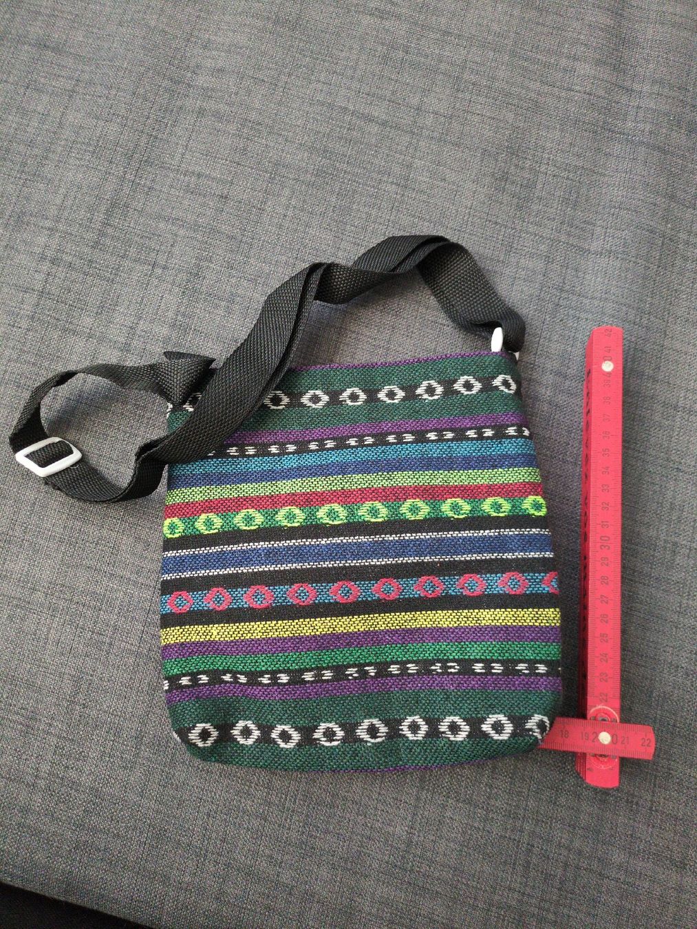 Taschen: Umhängetasche Elefant ca. 22x22cm – Neu (gemäss Beschreibung) aus Steinach von End 2