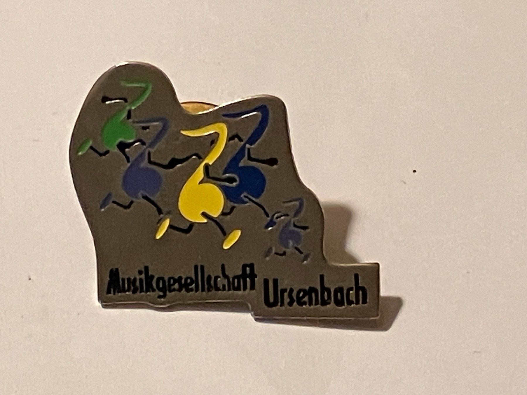 Placchette & Badge: 1 Pin Musikgesellschaft Ursenbach – Usato da Basel venduto da djwwpp