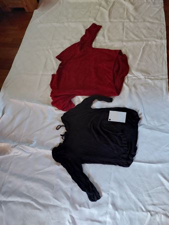 2 Pullover Damen Rot Schwarz Grösse xxl Zustand gut