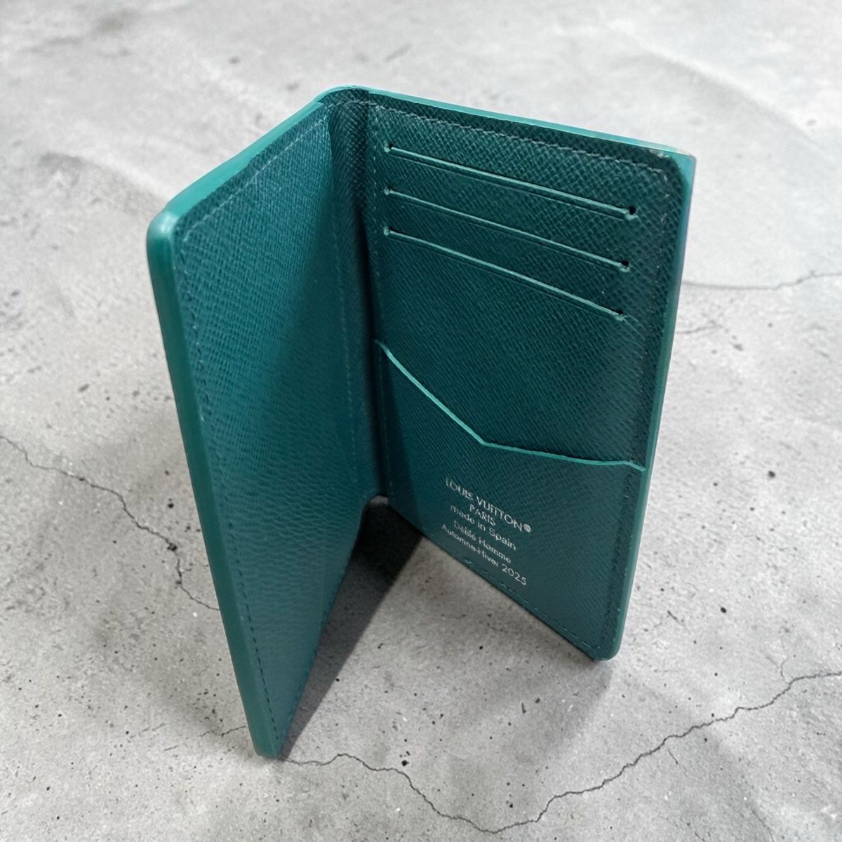Louis Vuitton Portefeuilles: Porte carte LV , édition limitée – Neuf (Voir description) à Martigny par acd_h77z 1