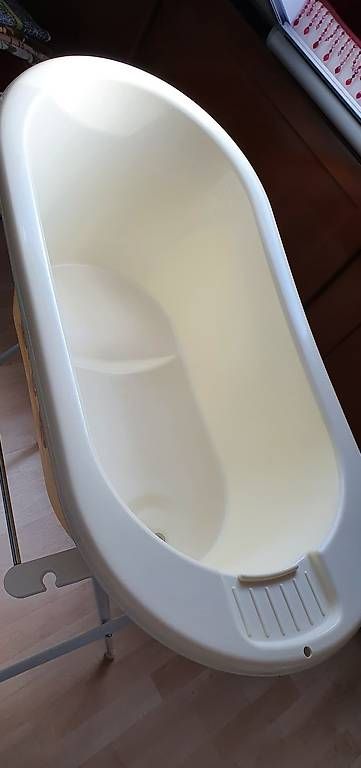 Vasche da bagno: Babybadewanne mit Metallgestell – Usato da Langenthal venduto da hab_zw5p 1