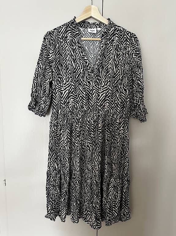 Robes: Robe Saint Tropez zebree – D'occasion à Bern par hal_898q