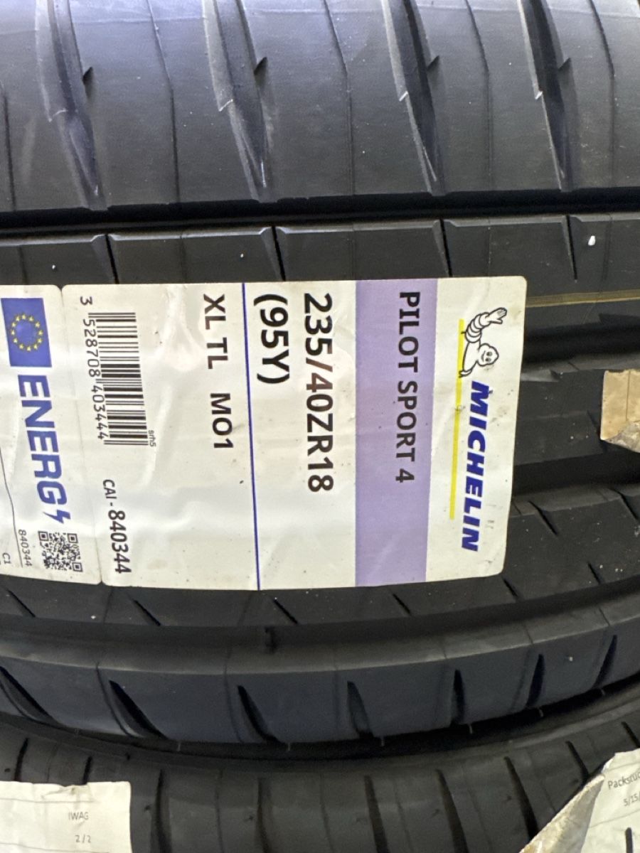 Pneumatici & Ruote complete: 235/40/18 Michelin Pilot Sport 4S – Nuovo (secondo la descrizione) da Regensdorf venduto da Autofrank-AG