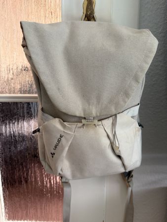 Rucksack Vaude beige gebraucht mit sichtbaren Flecken