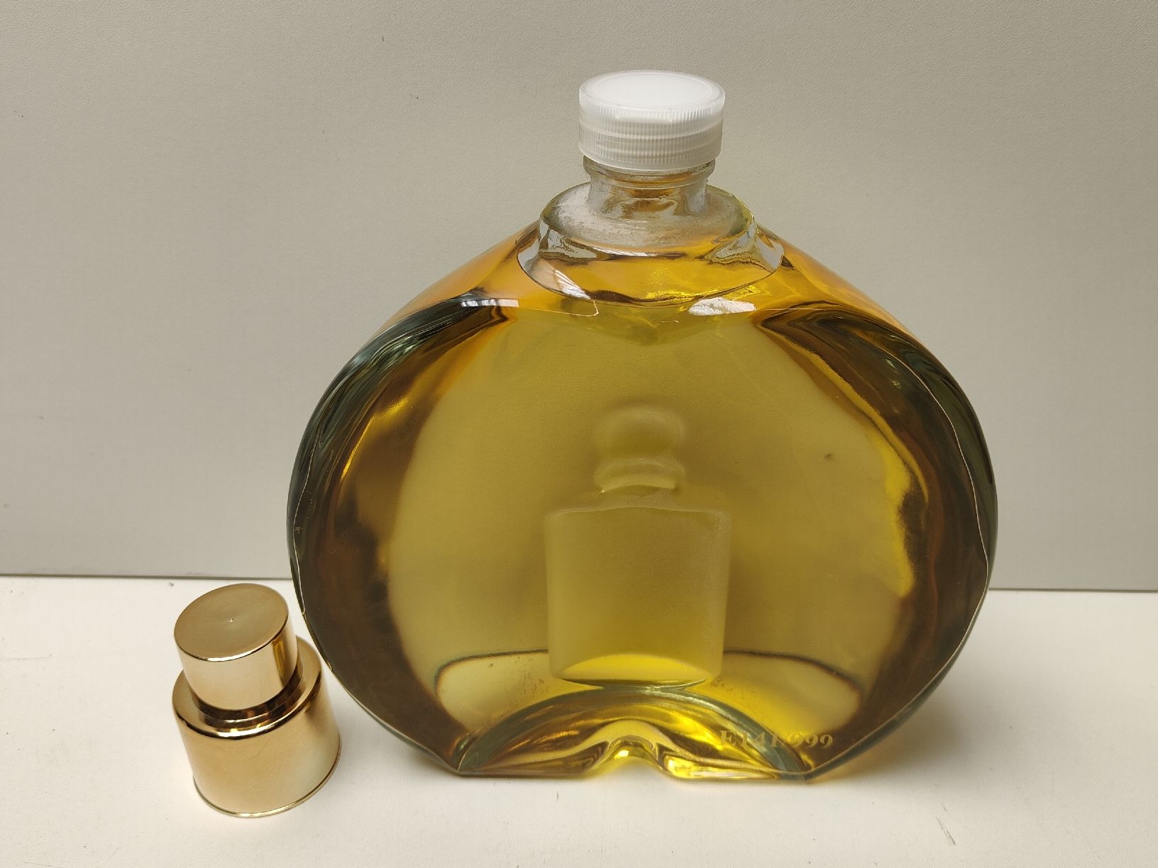 Vintage Parfum, Flakon E141/999 (37) (Gebraucht) in Aarau für CHF 10 ...