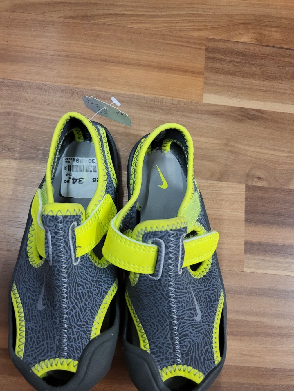 Nike Herrenschuhe: Nike Badeschuh gr 26 L11 – Neu (gemäss Beschreibung) aus Schwarzenburg von Flamingo07