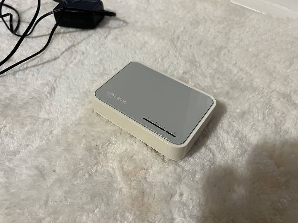 TP-Link Hub & Switch: TP-Link TL-SF1005D Switch 5 porte 10/100 Mbps – Usato da Lugano venduto da Jo_Spe