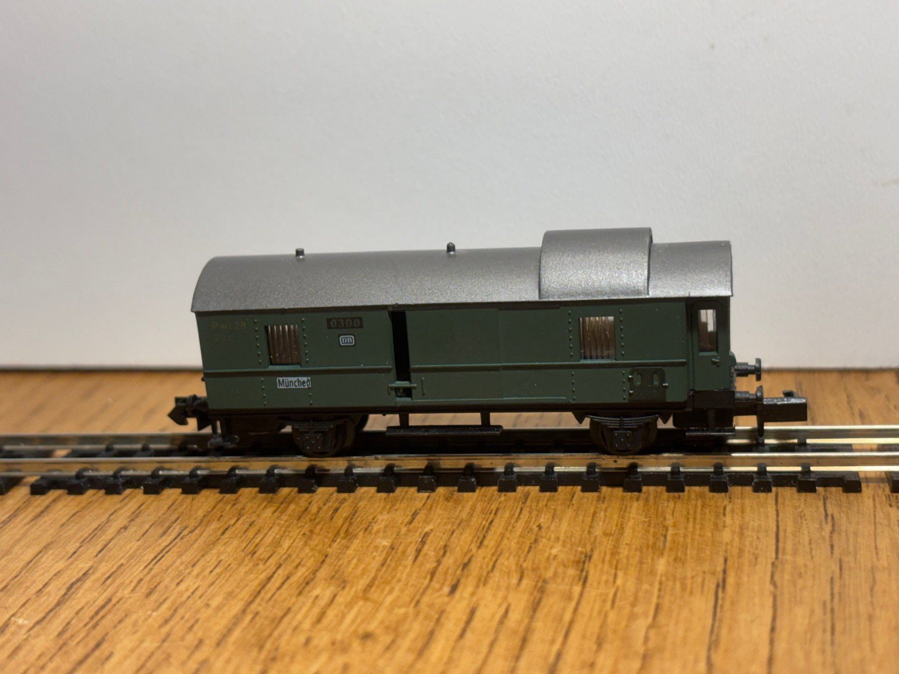 Modellini di ferrovie: *e1355: Oldtimer Gepäckwagen (Spur N) – Usato da Birsfelden venduto da Birs_25 1