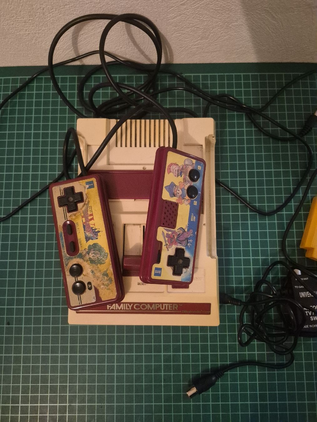 Nintendo Console: Nintendo Family Computer Console with Super Mario Bros. – Usato da Meyrin venduto da Retro-GZ 2