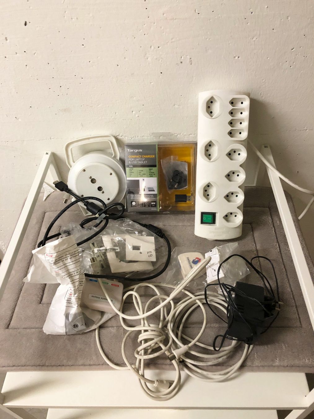 Spine: Elektrosachen alles zusammen – Usato da Glattbrugg venduto da Ariel012