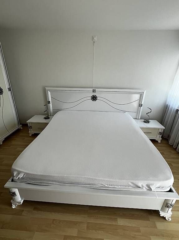 Schlafzimmer Komplett (Gebraucht) in Aarau für CHF 700 – nur Abholung auf Ricardo kaufen