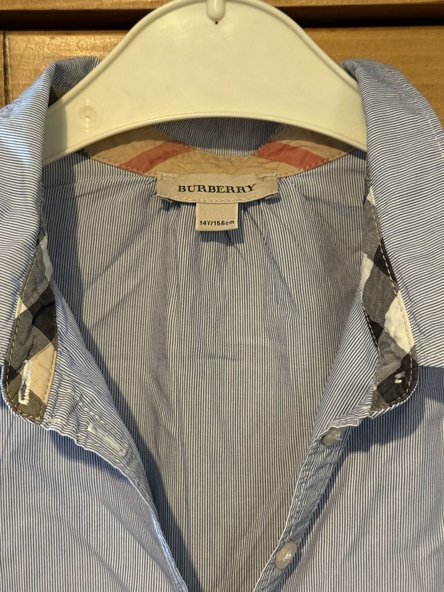 Burberry Camicette, T-shirt & Top: Burberry Bluse 156 – Usato da Herrliberg venduto da Juliaisidor 1