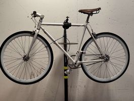3 Gang City Bike in weiss mit Brooks Sattel und Lenkergriffe
