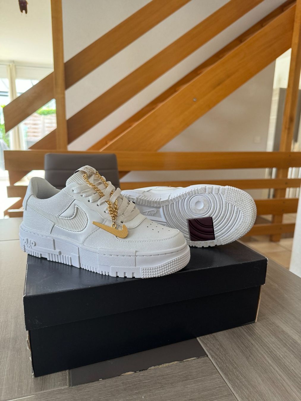 Scarpe da uomo: Nike WMNS AF1 Gold chain – Nuovo (secondo la descrizione) da Orbe venduto da bra_hvw9