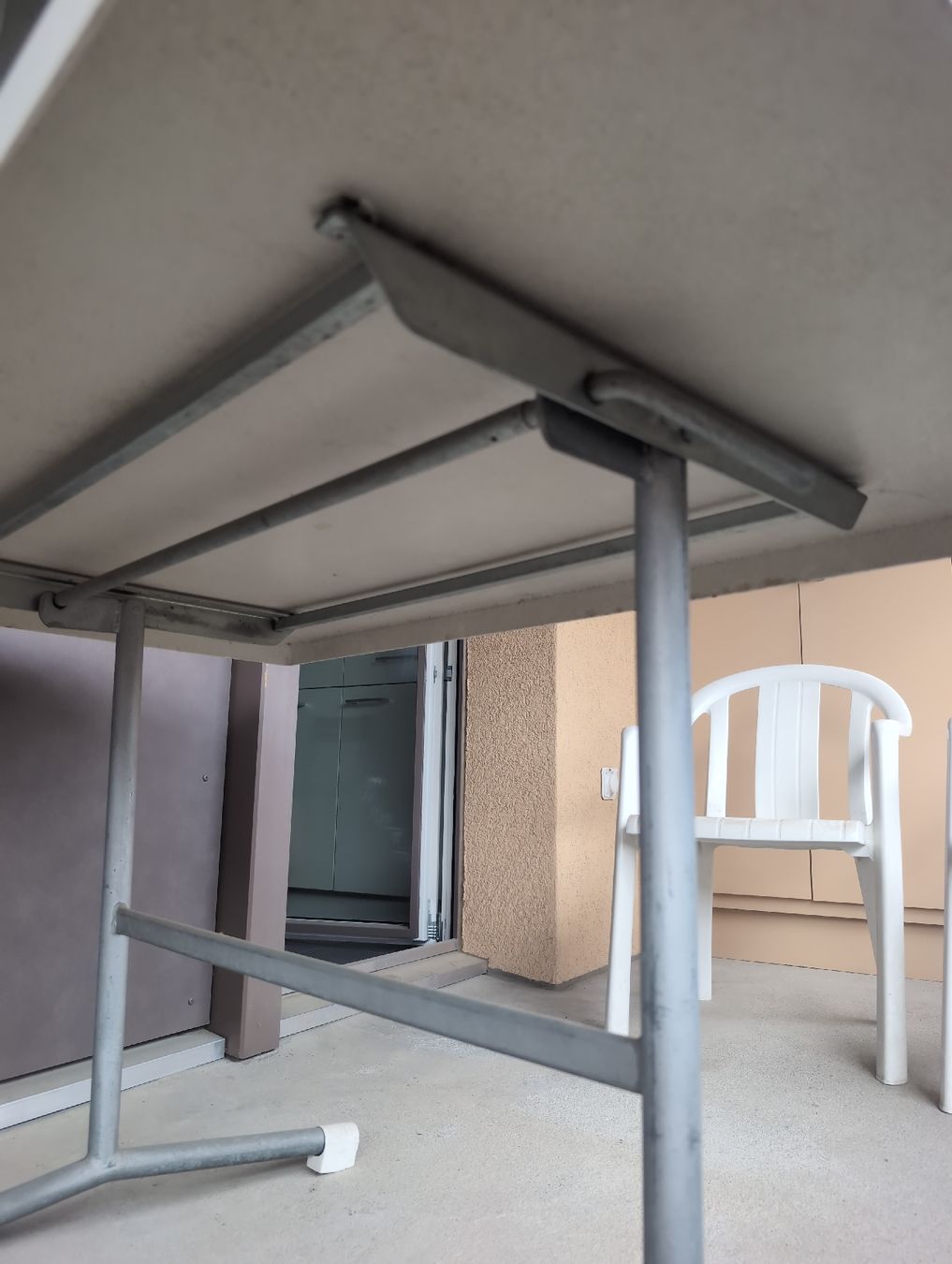 Set di tavolo e panche: Gartentisch mit 4 Stühlen – Usato da Alberswil venduto da __colafroeschli__ 3