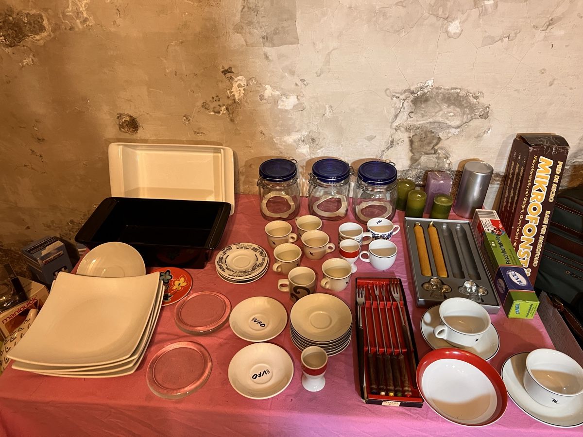 Cucine complete: Verschiedene Küchenartikel (106) – Usato da Illnau-Effretikon venduto da brockischweiz