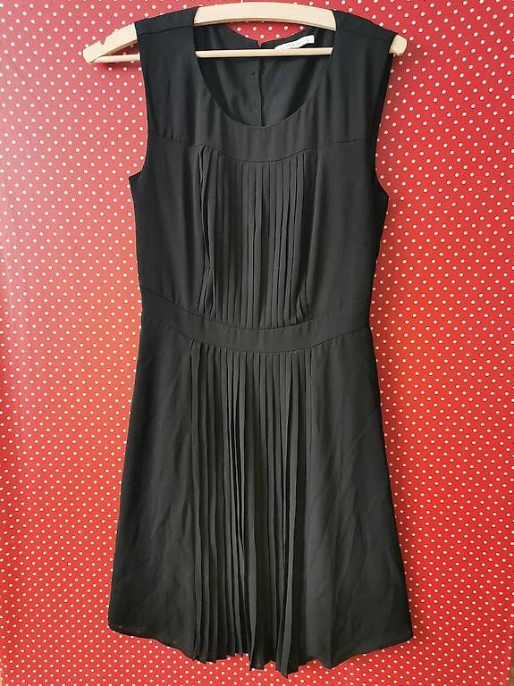 Mint & Berry Kleider: mint&berry Plissee Kleid schwarz Gr. 36 S – Gebraucht aus Zürich von nina46