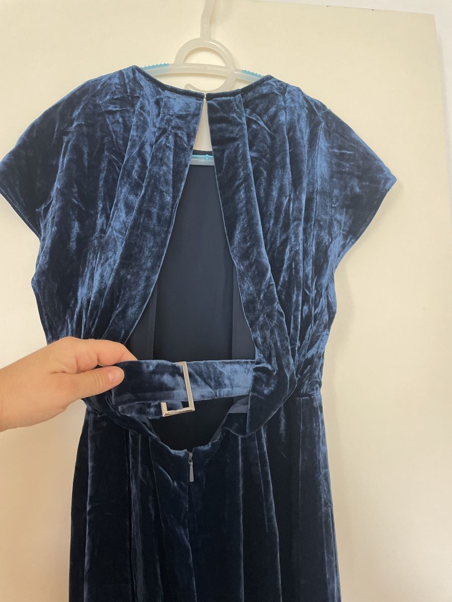 Vestiti: Samtkleid von Whistles – Nuovo (secondo la descrizione) da Zürich venduto da Circularrocks 2