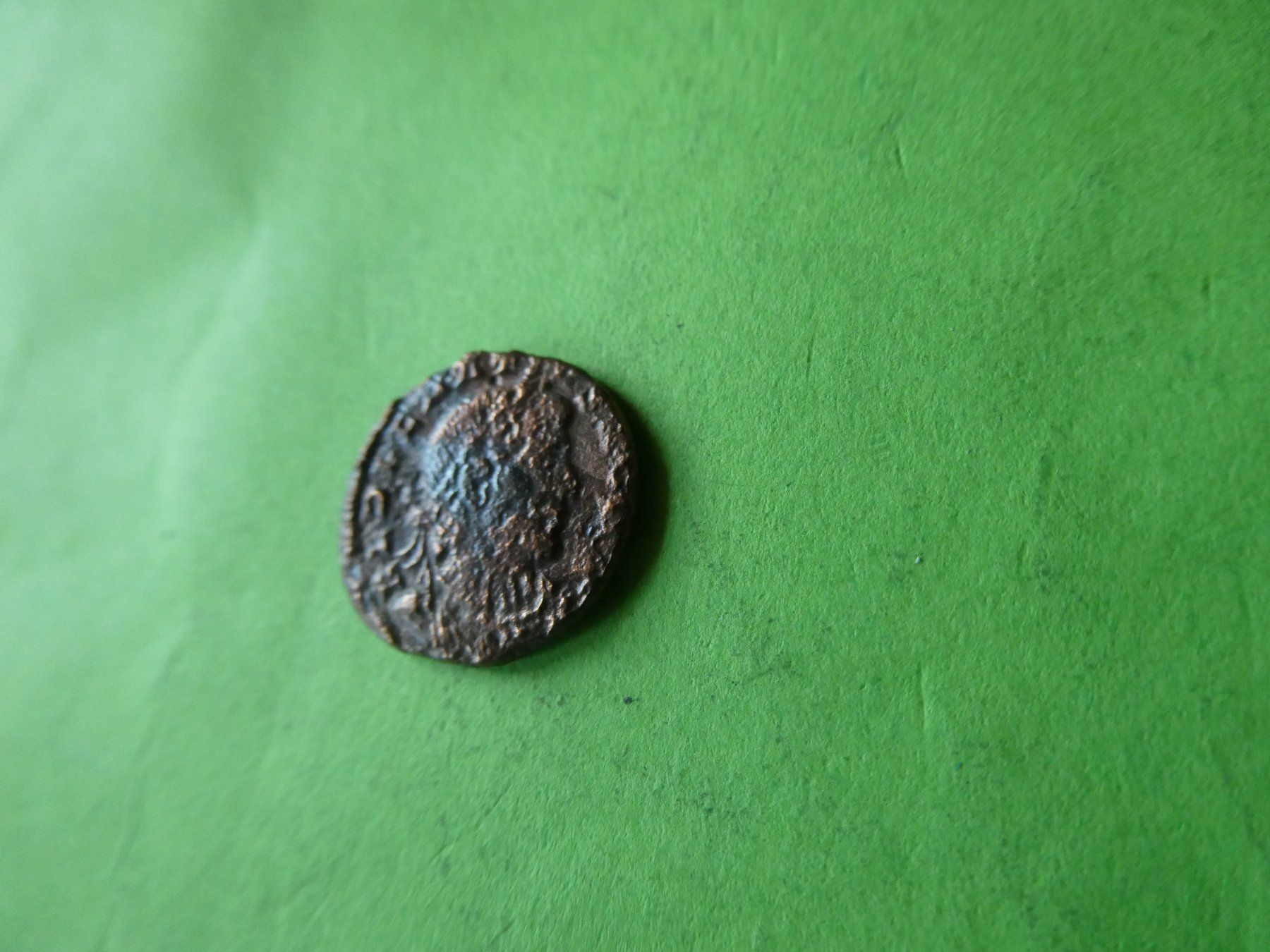 Alle Münzen: uralte Bronzemünze  15 mm     1.96 g – Gebraucht aus Hinterforst von Rohusri 1