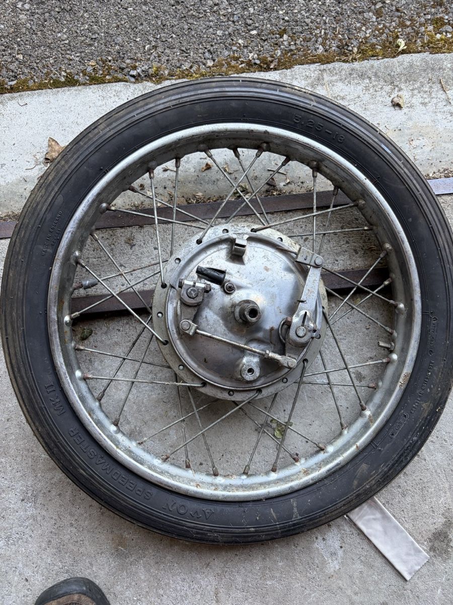 Pneumatici & Ruote complete: Hinds CB250 k Vorderrad – Difettoso da St-Légier-Chiésaz venduto da jldr1273