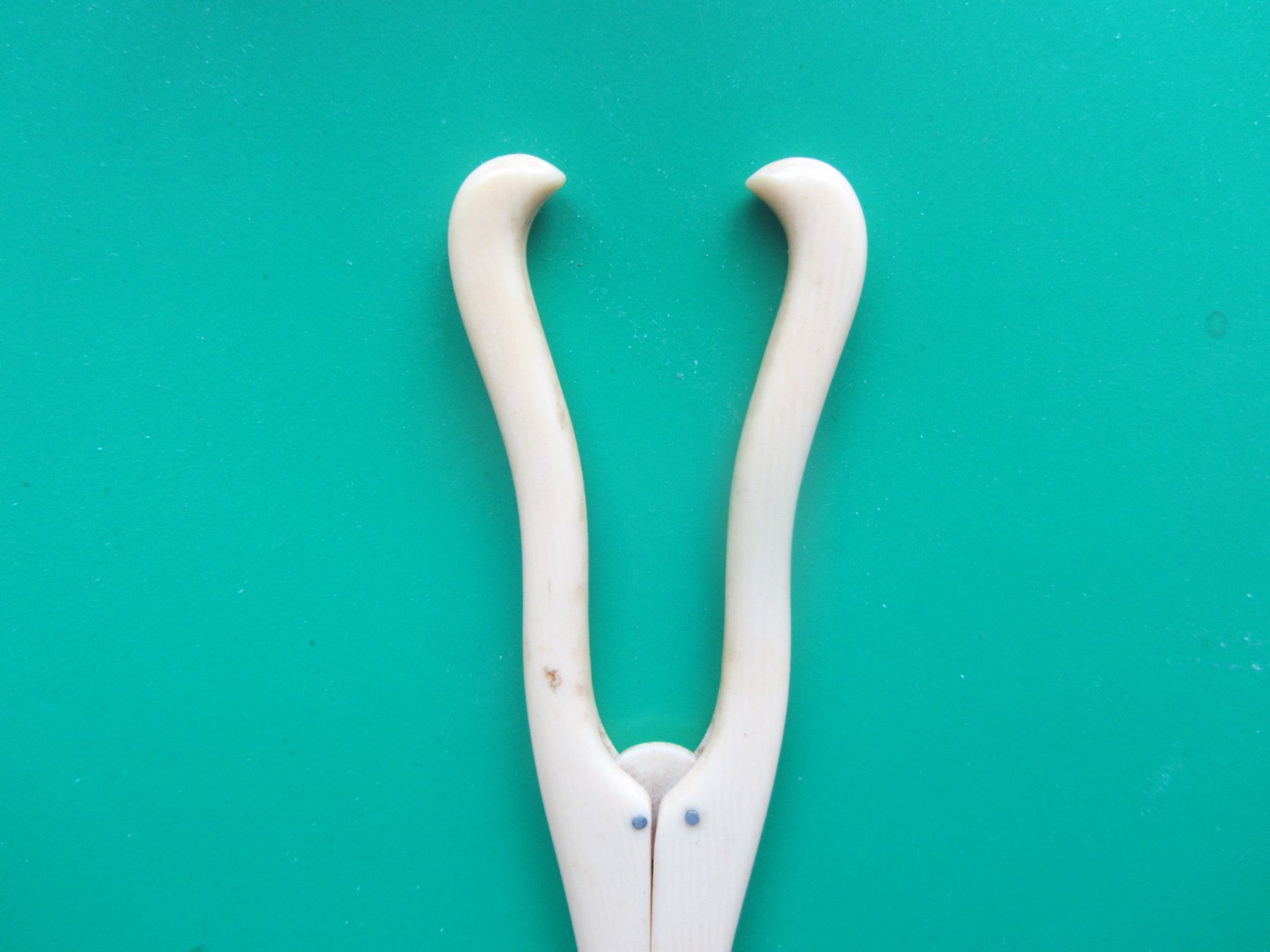 Guanti & manicotti: Handschuhspanner,antik – Usato da Luzern venduto da Lucernauno 2