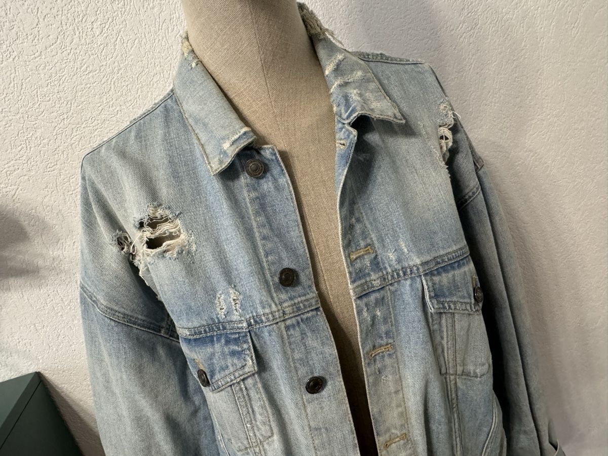 Givenchy Jacken: Veste en jeans Givenchy, taille 38 – Gebraucht aus Villars-le-Grand von fanstemymar 6