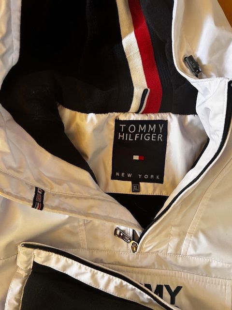 Tommy Hilfiger Vestes: Winterjacke Tommy Hilfiger XL – D'occasion à Busswil TG par Oais0 2