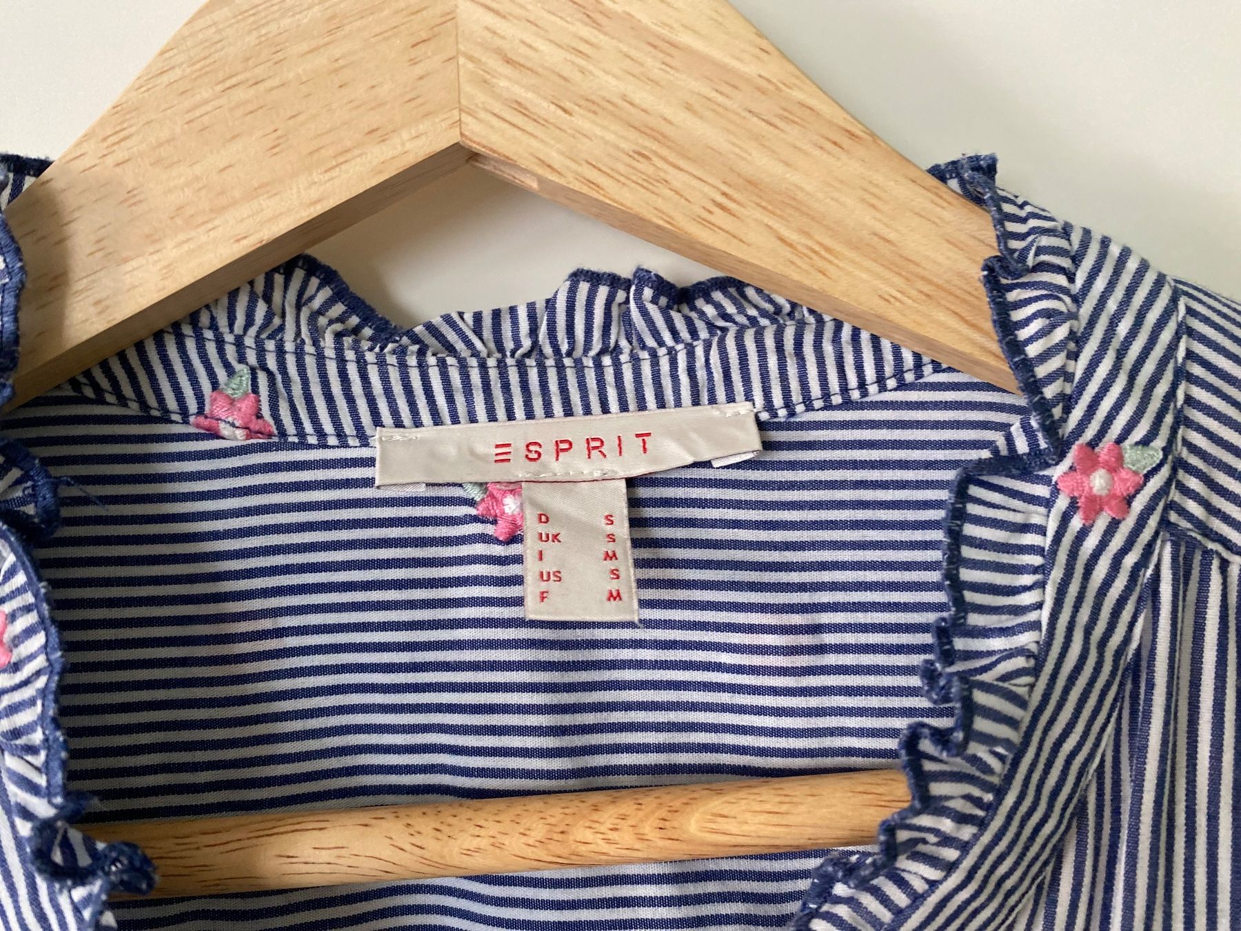 Esprit Camicette: Wunderschöne Bluse mit Stickerei,Gr. S Esprit – Usato da Stadel b. Niederglatt venduto da sandart 3